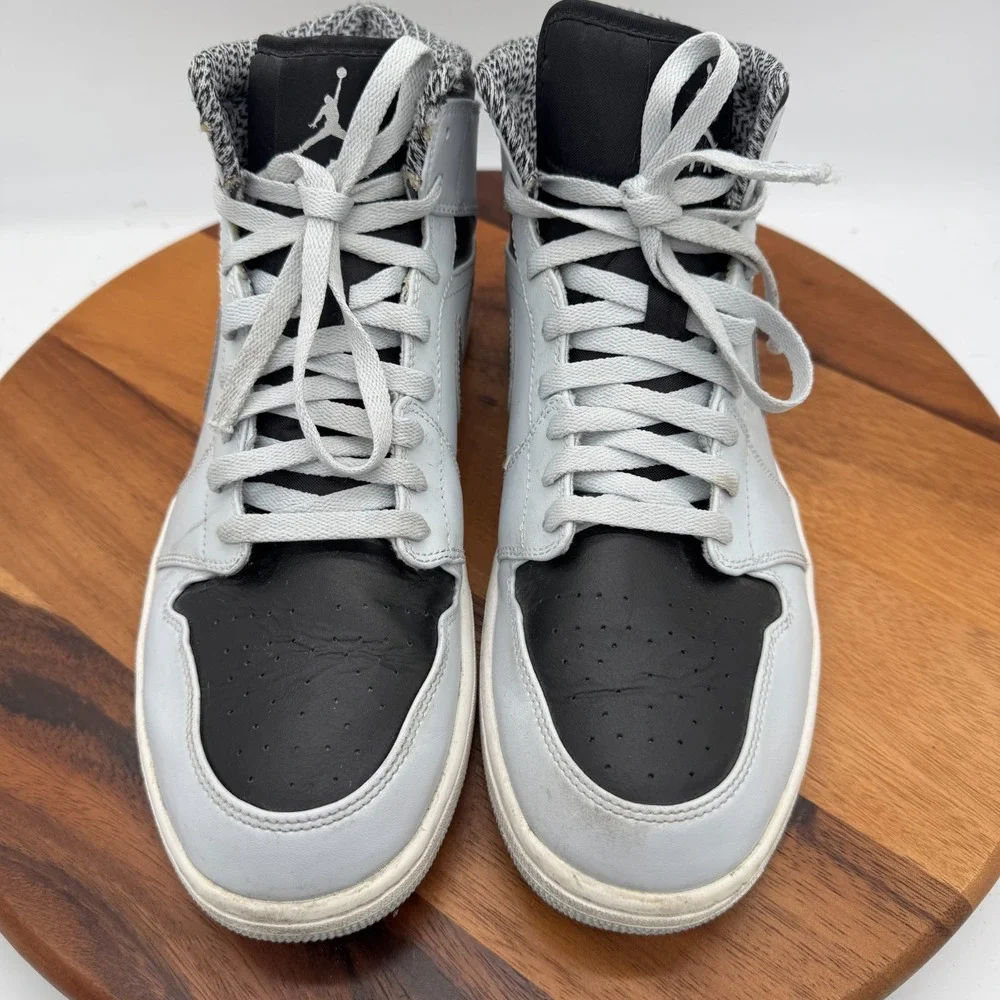 Air Jordan 1 Retro Mid Shoe Mens Size 13 Platinum Athletic Sneakers 554724-032
